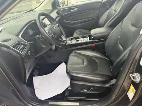 Used 2019 Ford Edge Titanium w/ Equipment Group 301A image 22