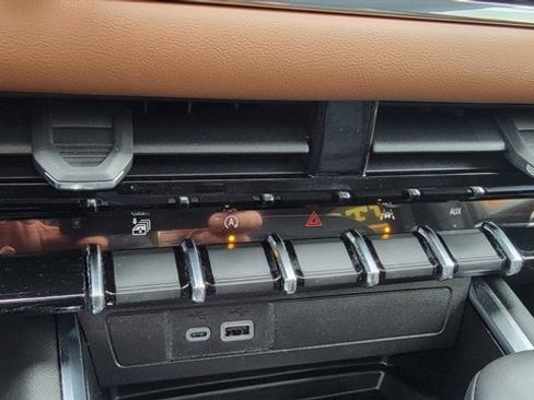 Used 2025 GMC Canyon AT4 image 43