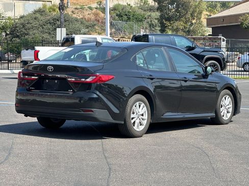 Used 2025 Toyota Camry LE FWD image 5