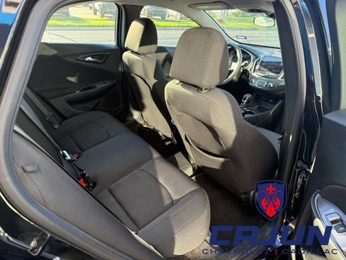 Used 2025 Chevrolet Malibu LT FWD image 12