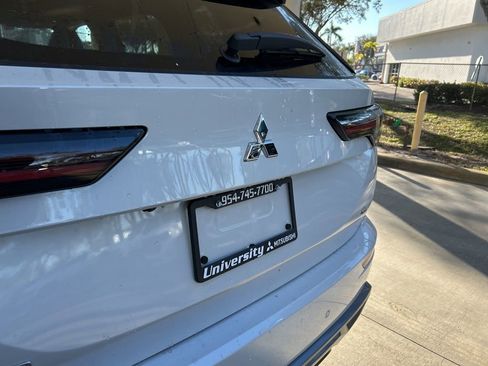 New 2026 Mitsubishi Outlander SE image 19