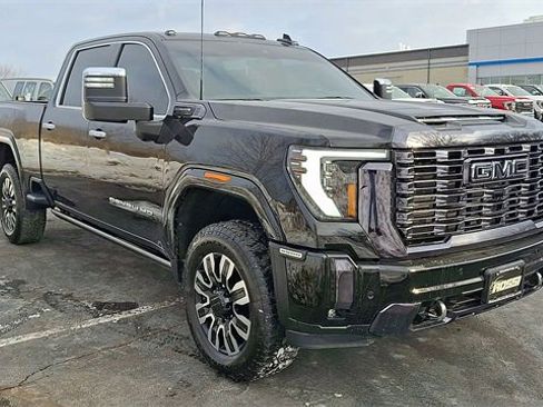 Used 2024 GMC Sierra 2500 Denali Ultimate w/ Snow Plow Prep/Camper Package image 5