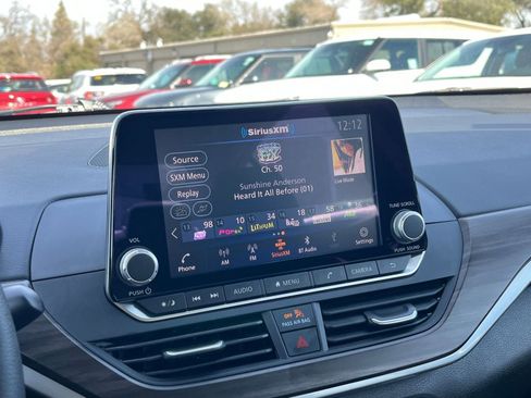 Used 2025 Nissan Altima 2.5 SV image 20