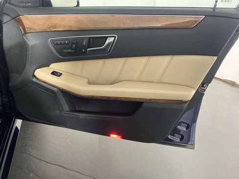 Used 2013 Mercedes-Benz E 350 Sedan image 33