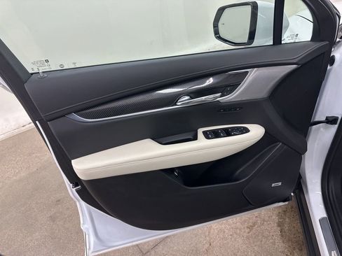 Certified 2025 Cadillac XT6 Sport w/ Technology Package AWD/4WD image 36