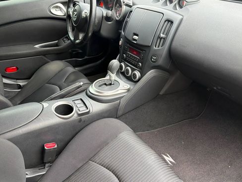 Used 2016 Nissan 370Z Base image 13