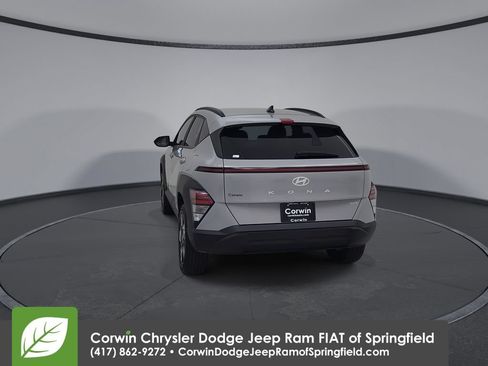 Used 2025 Hyundai Kona SEL AWD/4WD image 12