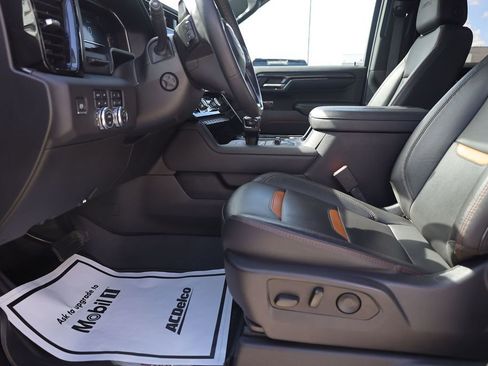 Used 2023 GMC Sierra 1500 AT4 w/ Technology Package image 11
