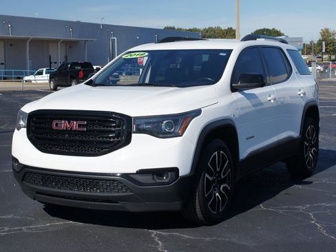 Used 2019 GMC Acadia SLT w/ Black Edition image 2