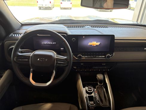 Used 2024 Chevrolet Colorado ZR2 w/ ZR2 Convenience Package III image 11