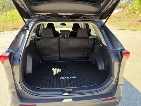 Used 2024 Toyota RAV4 LE image 18