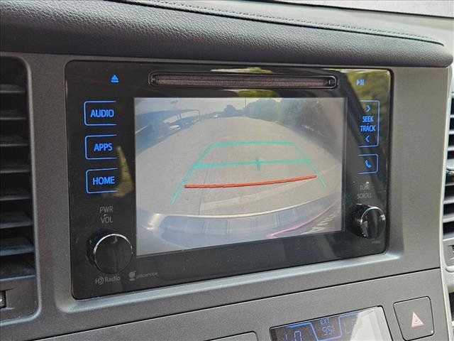 Used 2015 Toyota Sienna XLE FWD image 14