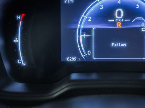 Used 2025 Toyota Corolla SE w/ SE Premium Package FWD image 46