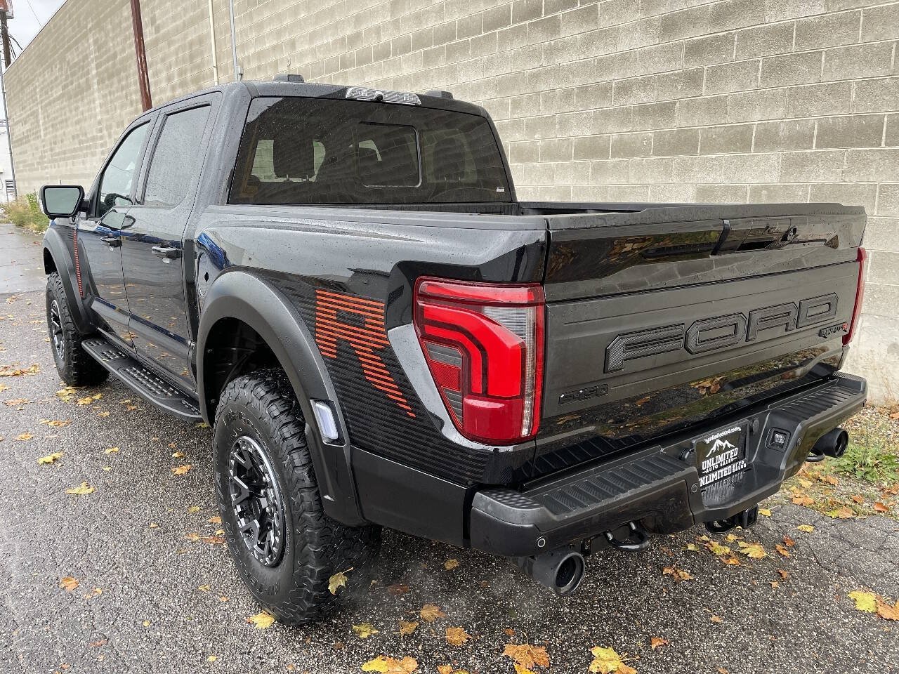 Used 2025 Ford F150 Raptor w/ Equipment Group 803A Raptor R AWD/4WD image 4