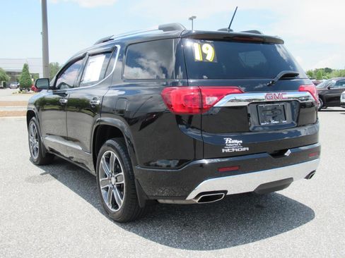 Used 2019 GMC Acadia Denali w/ Technology Package FWD image 5