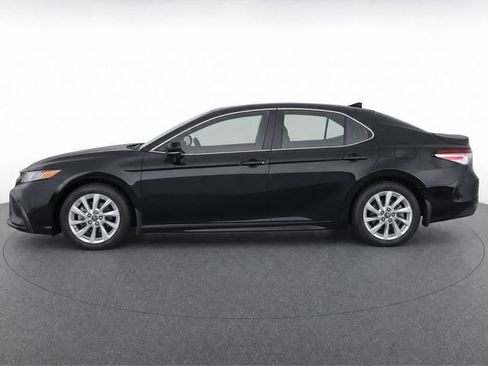 Used 2024 Toyota Camry SE FWD image 6