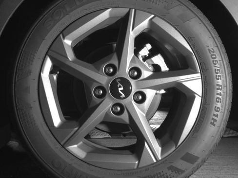 Used 2025 Kia K4 LXS image 12