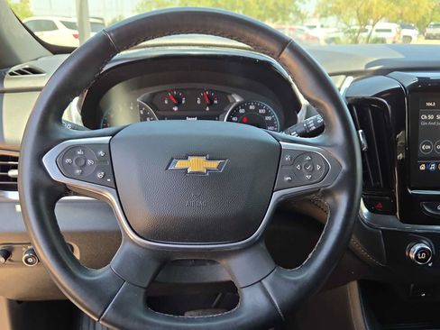 Used 2023 Chevrolet Traverse LT AWD/4WD image 19