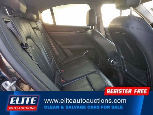 Used 2018 Alfa Romeo Stelvio Ti image 19