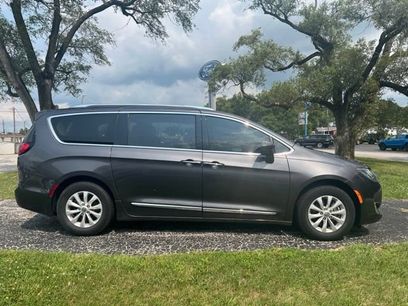 Used 2019 Chrysler Pacifica Touring-L