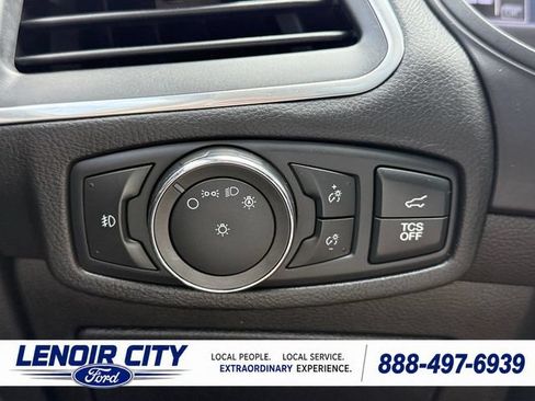 Certified 2022 Ford Edge Titanium AWD/4WD image 19