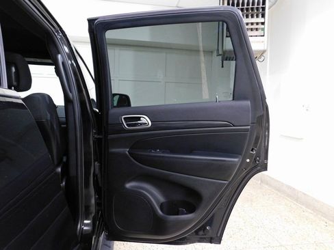 Used 2019 Jeep Grand Cherokee Laredo image 86