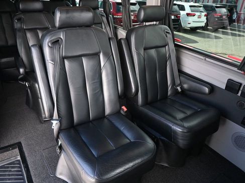 Used 2015 Mercedes-Benz Sprinter 2500 image 14