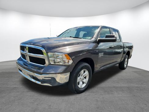 Used 2022 RAM 1500 Classic SLT w/ Electronics Group AWD/4WD image 16