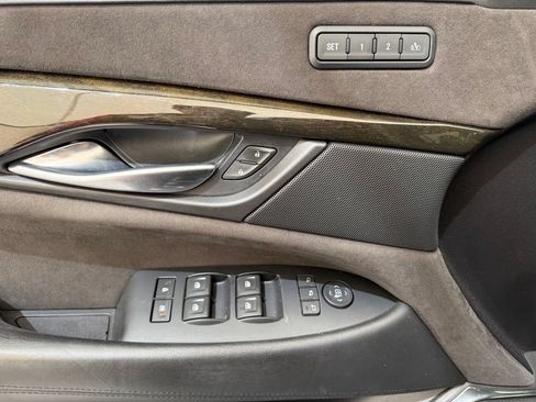 Used 2018 Cadillac Escalade Platinum AWD/4WD image 8