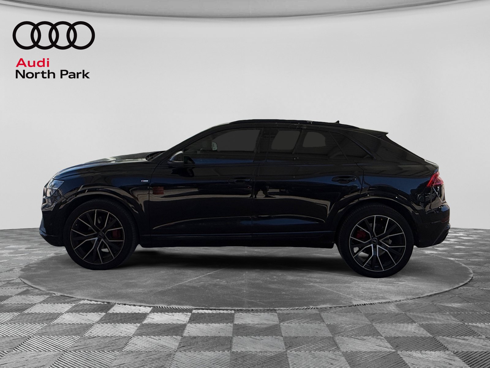 Used 2019 Audi Q8 Prestige w/ Adaptive Chassis Package AWD/4WD image 2
