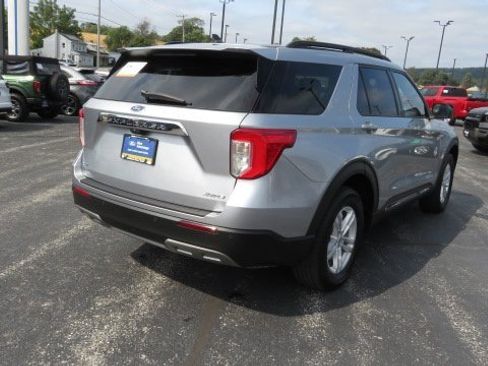 Certified 2022 Ford Explorer XLT w/ Equipment Group 202A image 7