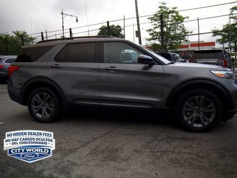 Certified 2024 Ford Explorer XLT w/ Equipment Group 202A AWD/4WD image 3