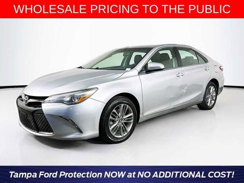 Used 2017 Toyota Camry SE FWD image 1
