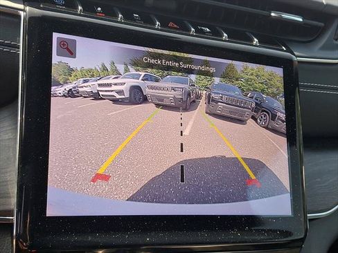 Certified 2023 Jeep Grand Cherokee Overland w/ Luxury Tech Group IV AWD/4WD image 30
