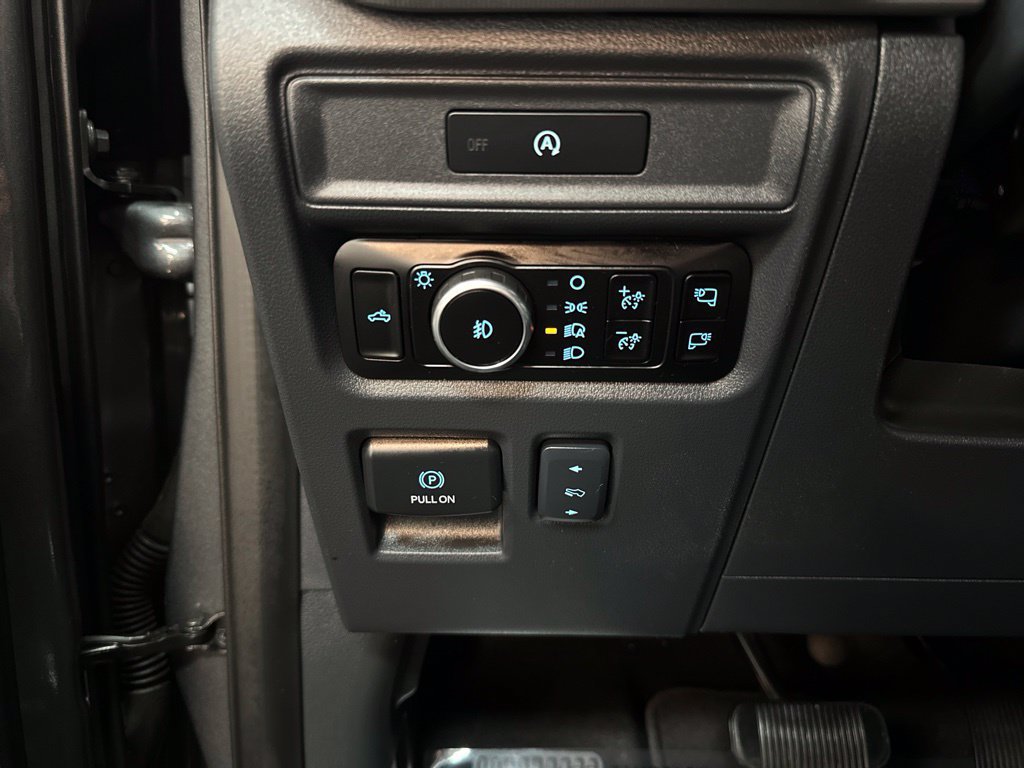 Used 2025 Ford F150 Lariat AWD/4WD image 36