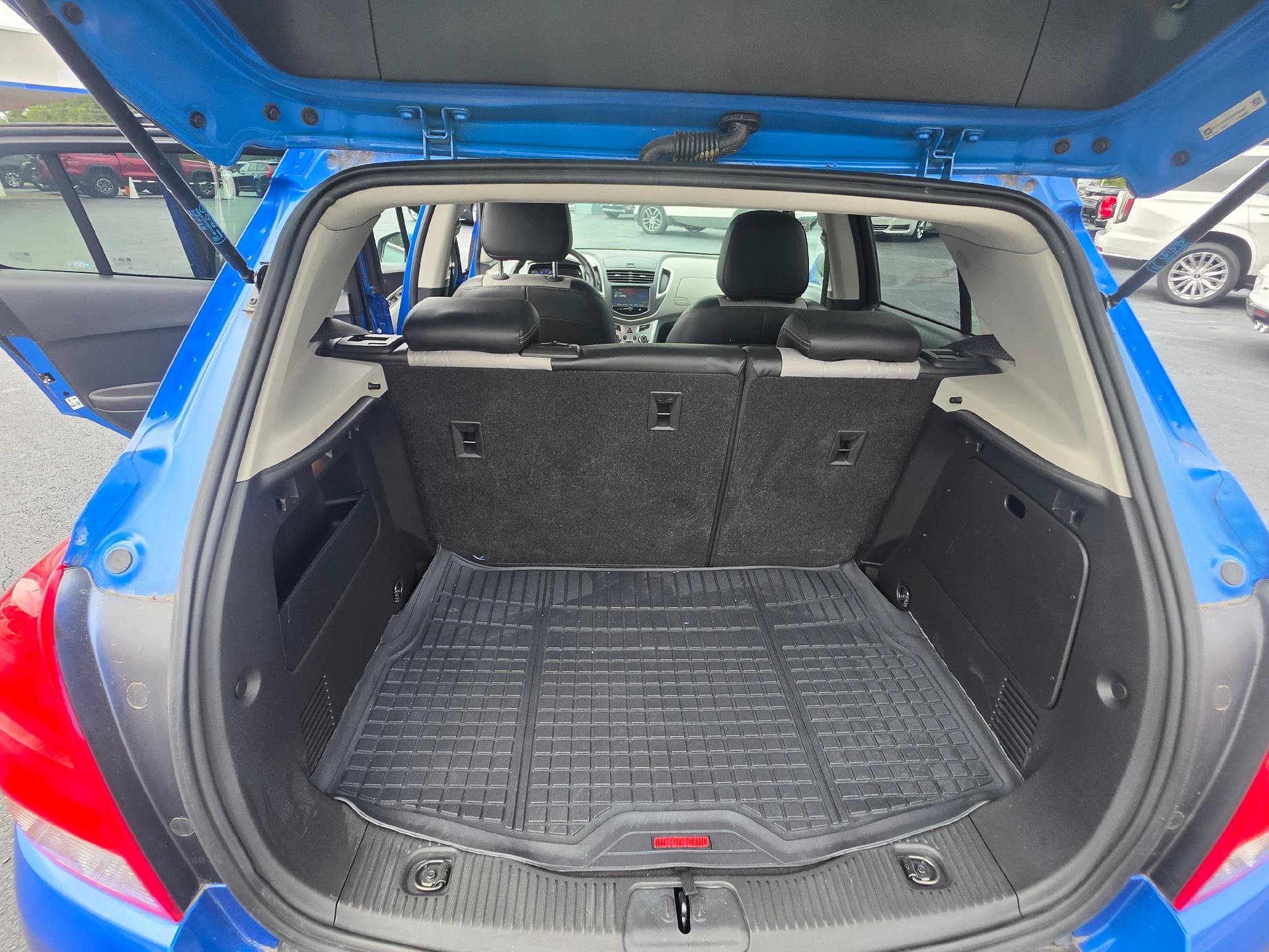 Used 2015 Chevrolet Trax LT w/ LT Sun and Sound Package FWD image 10