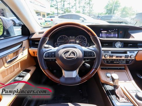 Used 2018 Lexus ES 350 w/ Premier Package FWD image 32