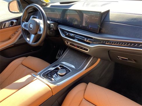 Used 2023 BMW X7 xDrive40i w/ M Sport Package image 23