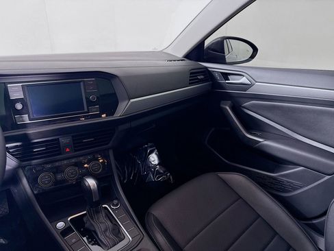 Certified 2021 Volkswagen Jetta SE w/ SE Cold Weather Package FWD image 22