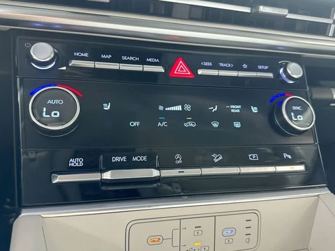 Used 2025 Hyundai Santa Fe SEL FWD image 20