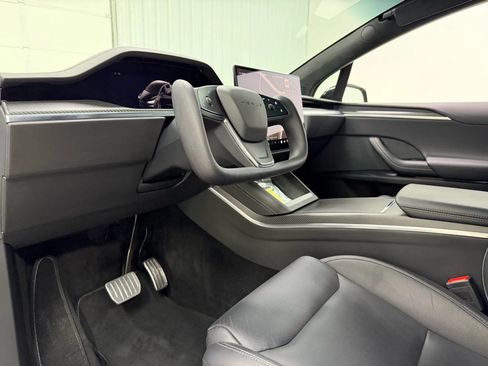 Used 2023 Tesla Model X Plaid image 12