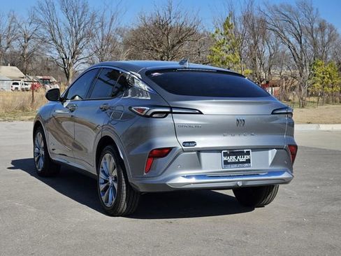 New 2026 Buick Envista Avenir image 3