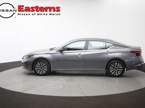 Used 2024 Nissan Altima 2.5 SV AWD/4WD image 61