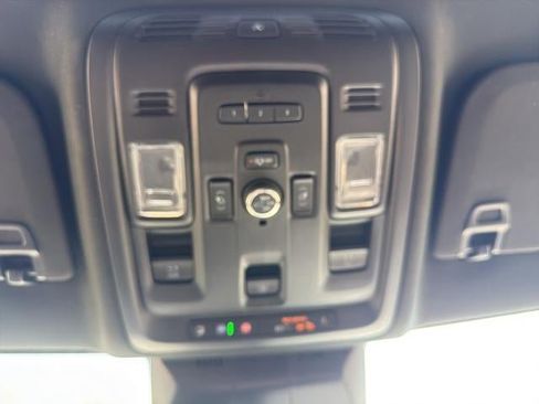 Used 2021 Cadillac Escalade Premium Luxury AWD/4WD image 37