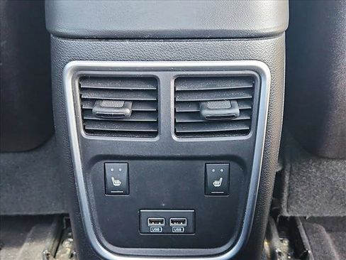 Used 2019 Dodge Charger SXT w/ Leather Interior Group image 17