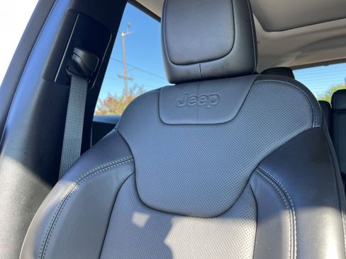 Used 2022 Jeep Cherokee Limited w/ Elite Package image 21