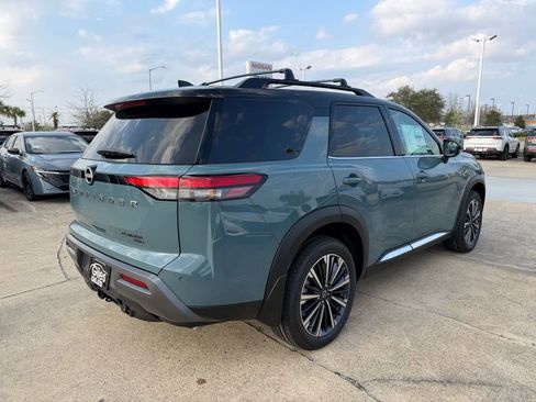 New 2026 Nissan Pathfinder Platinum AWD/4WD image 5