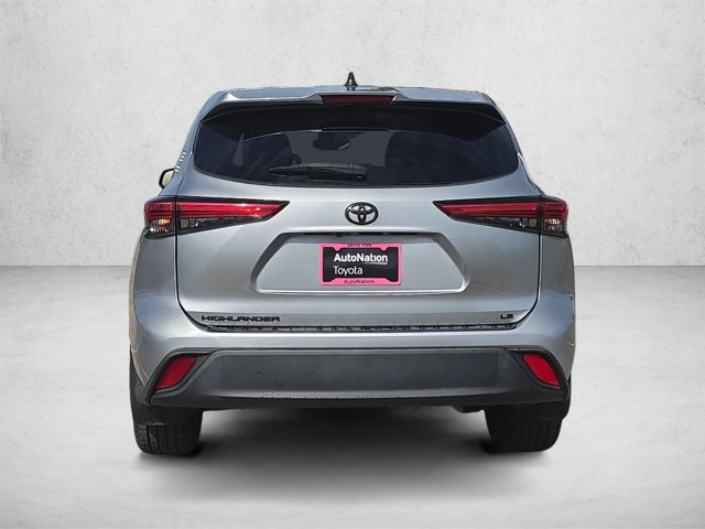 Used 2022 Toyota Highlander LE FWD image 7