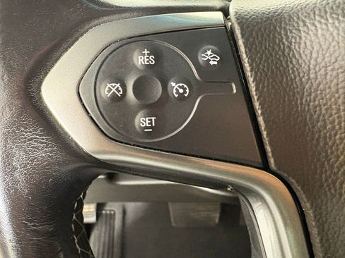 Used 2019 Chevrolet Suburban LT image 28