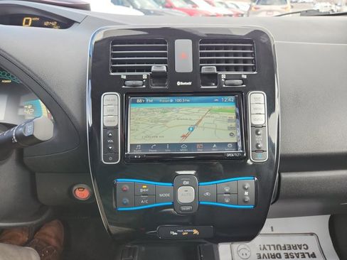 Used 2017 Nissan Leaf SL image 17